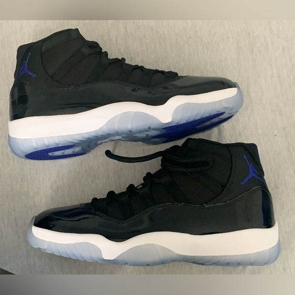 Jordan 11s Space Jams - Picture 2 of 4